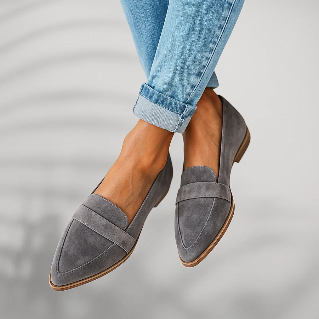 Elegant Black Leather Loafers for Women - Timeless Casual Footwear for All Occasions 4