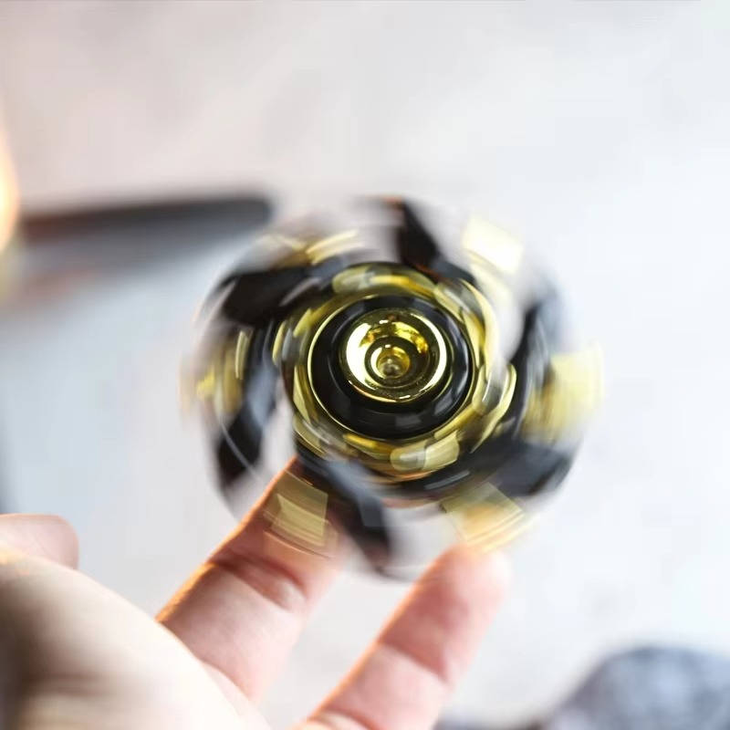 Metal Fidget Spinner Toy with Expanding Wings – Zinc Alloy Design for Focus and Relaxation, Pocket-Sized for Adults 4