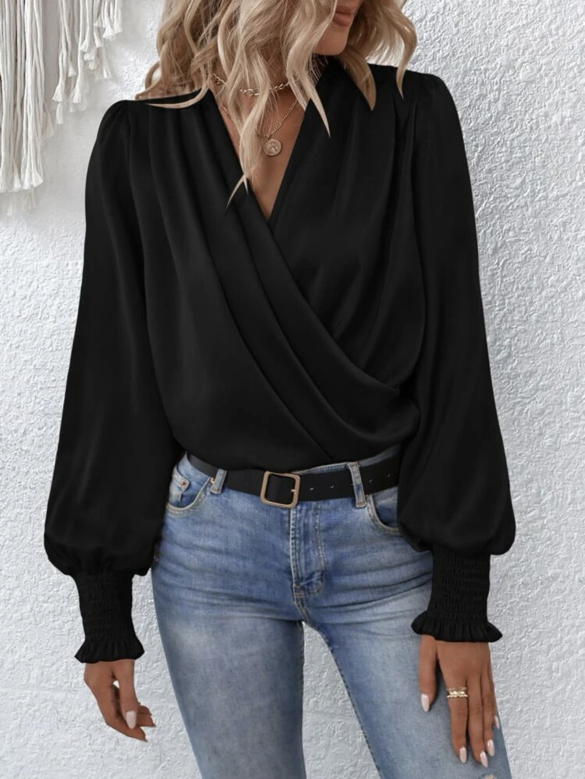 Adrianna | Sophisticated long-sleeved blouse